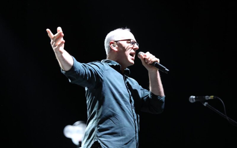Em noite infernal, Bad Religion e The Offspring dão aula de rock em SP