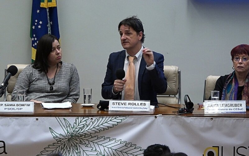 Autor de guia sobre regulação da cannabis vê Brasil construindo política ‘mais inclusiva’