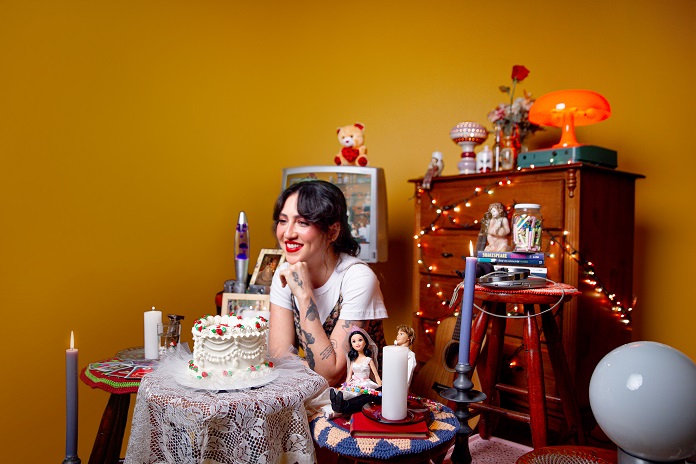 Antes de novo EP, Joana Castanheira lança clipe para o single “Problema Bom de Ter”