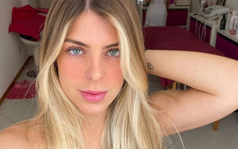 Influencer é mordida por tubarão: ‘me mordeu e arrancou um pedaço do meu braço’
