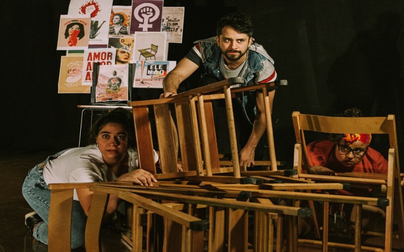Espetáculo “Entre-CY”, do Grupo Teatral Saga, aborda o desmonte da educação pública e o poder da juventude