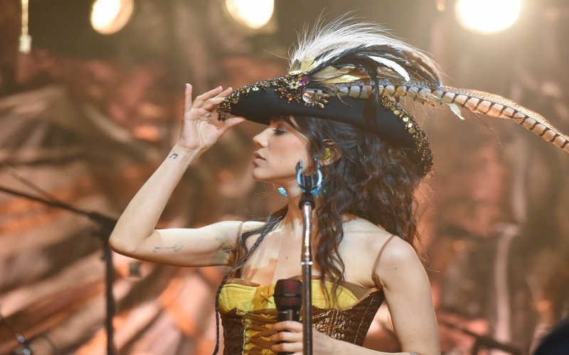 Manu Gavassi regrava álbum “Fruto Proibido” em homenagem a Rita Lee