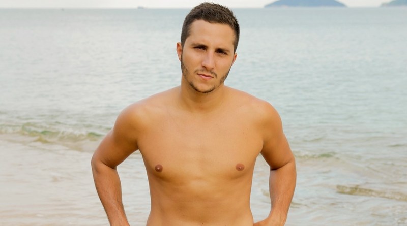 Matheus Crivella, o Novinho do ‘De Férias com o Ex’ mostra partes íntimas em live no Instagram