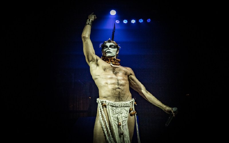 Musical “Ney Matogrosso – Homem com H” em cartaz no 033 Rooftop